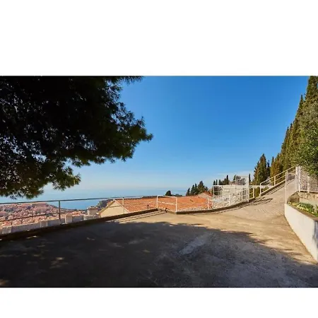 Blaise Bed & Breakfast 3*